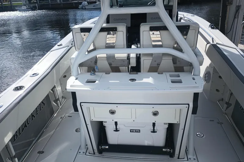  Yacht Photos Pics 2020 Blackfin 272 CC boat interior with seating and Yeti cooler.