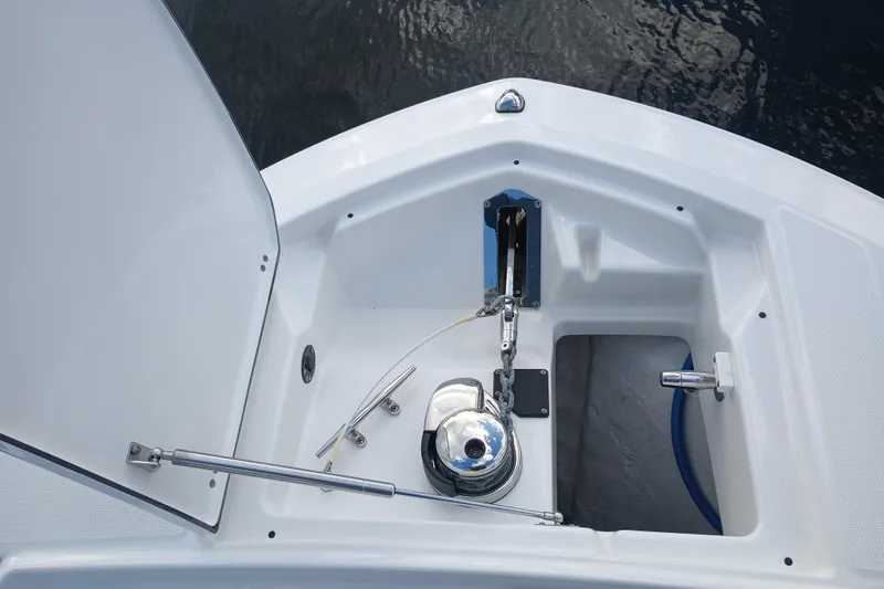  Yacht Photos Pics 2020 Blackfin 272 CC boat anchor compartment with winch and chain.