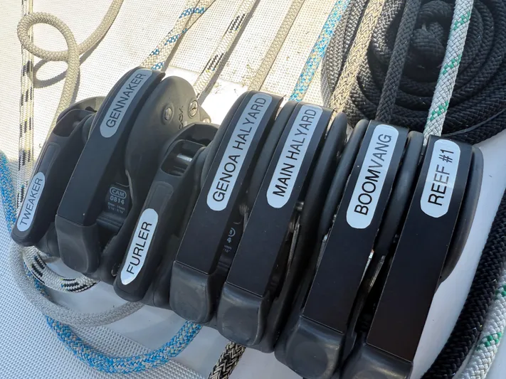 Ceci Yacht Photos Pics Sailing controls on Jeanneau Sun Odyssey 410, 2021 model, featuring labeled rope clutches.