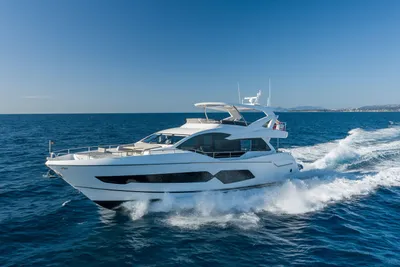 2019 Sunseeker 76 Yacht