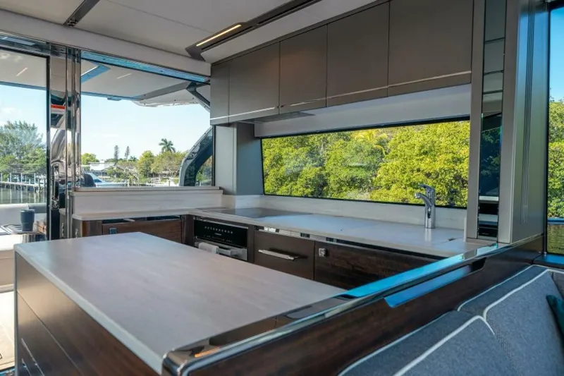  Yacht Photos Pics 2026 Sunseeker Predator 65 - Image 32
