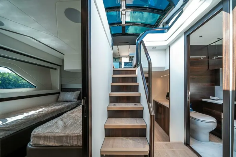  Yacht Photos Pics 2026 Sunseeker Predator 65 - Image 37