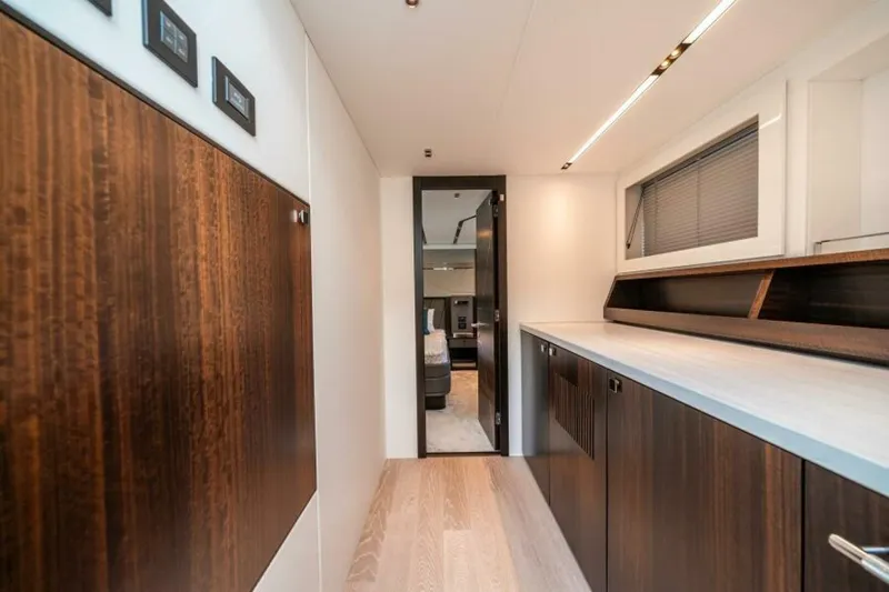  Yacht Photos Pics 2026 Sunseeker Predator 65 - Image 41