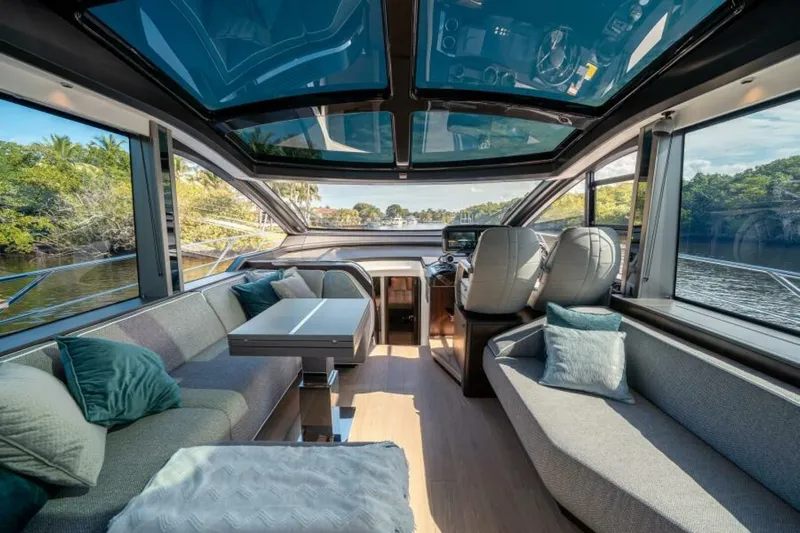  Yacht Photos Pics 2026 Sunseeker Predator 65 - Image 25