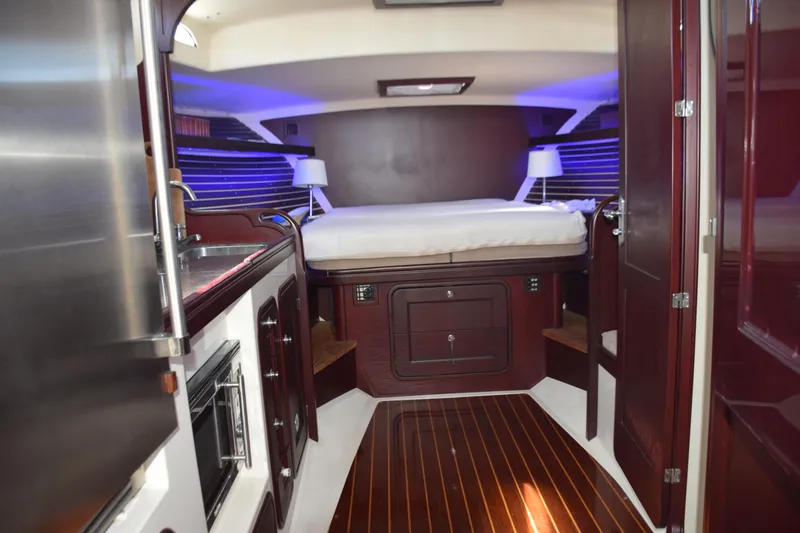 Sarah Yacht Photos Pics Cabin 2