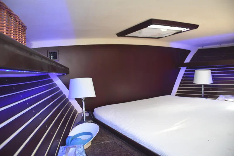 Sarah Yacht Photos Pics Wood hull lining by berth