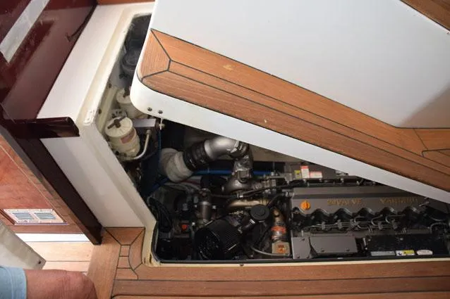 Sarah Yacht Photos Pics Electric engine hatch lift