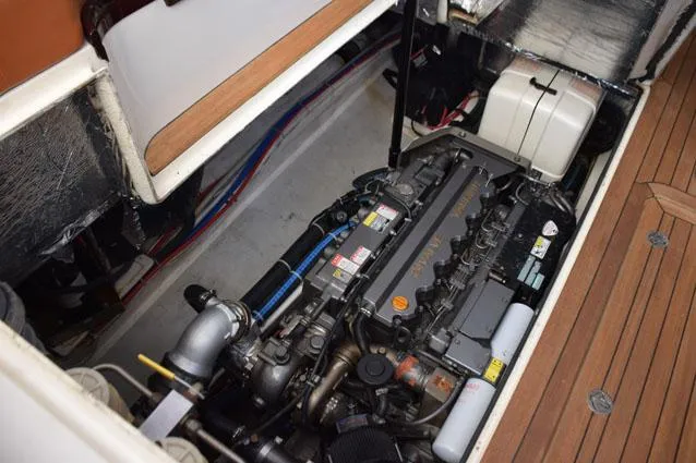 Sarah Yacht Photos Pics 480hp Yanmar and generator