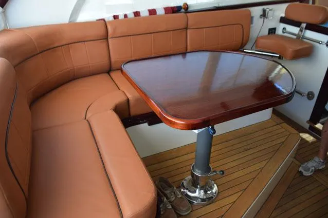 Sarah Yacht Photos Pics Comfortable settee seating