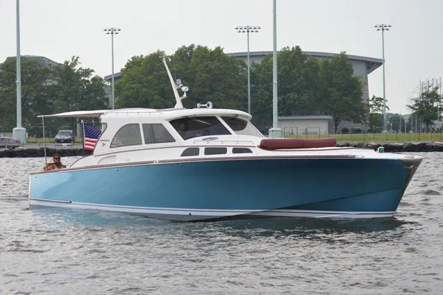 Sarah Yacht Photos Pics Profile 3