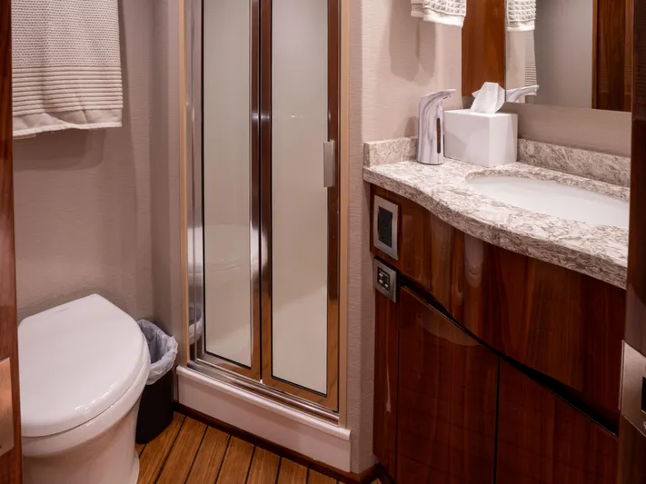 Little Zip Yacht Photos Pics Viking 48 Little Zip - Head