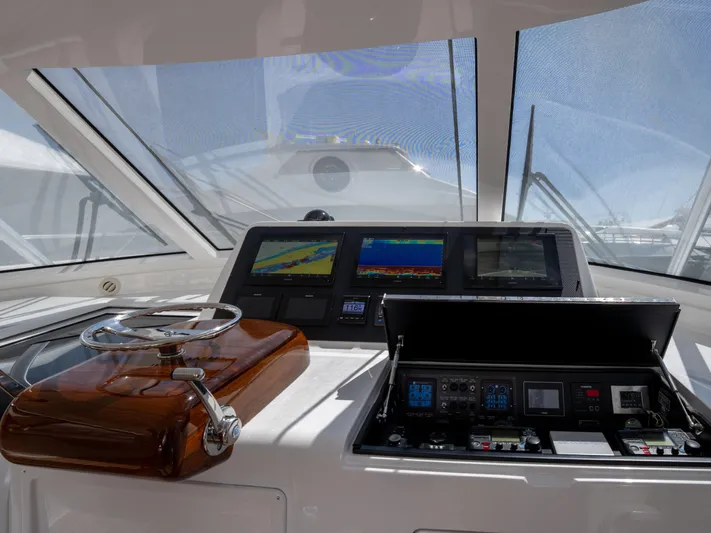 Little Zip Yacht Photos Pics Viking 48 Little Zip - Helm Electronics