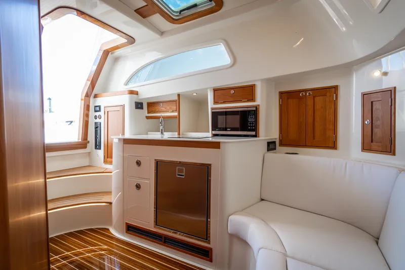 La La Land Yacht Photos Pics 