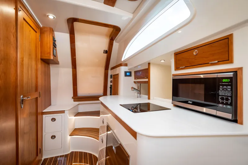 La La Land Yacht Photos Pics 