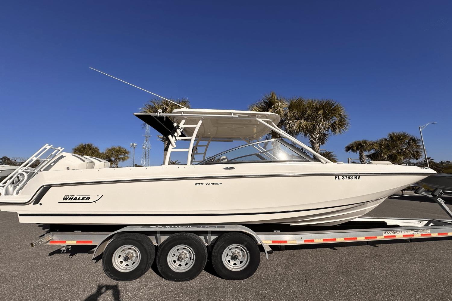 2014 Boston Whaler 270 Vantage Dual Console for sale - YachtWorld