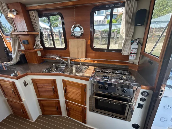 Kwigwis Yacht Photos Pics 