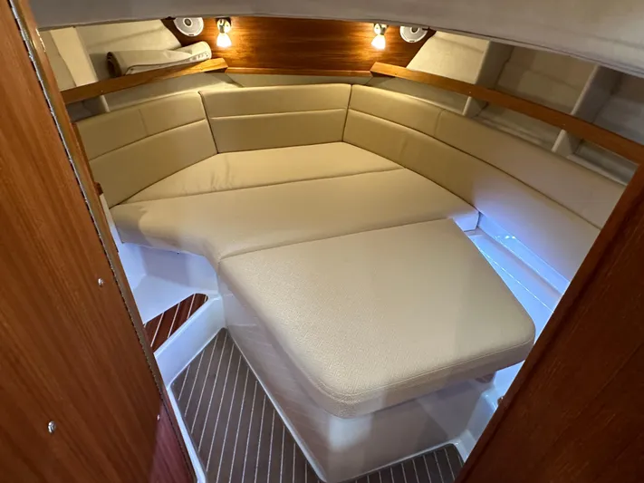 Kwigwis Yacht Photos Pics 