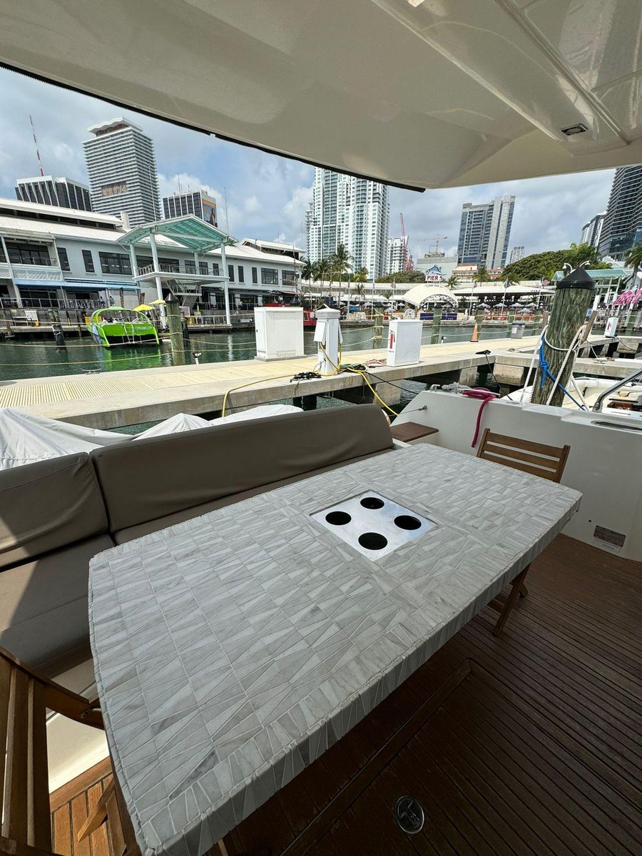 2014 Prestige 55 