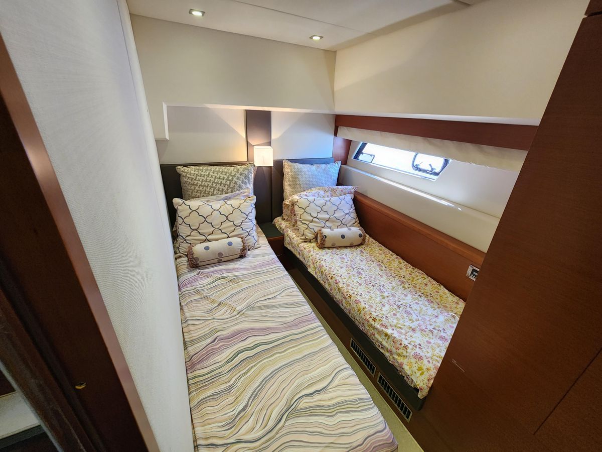 2014 Prestige 55 