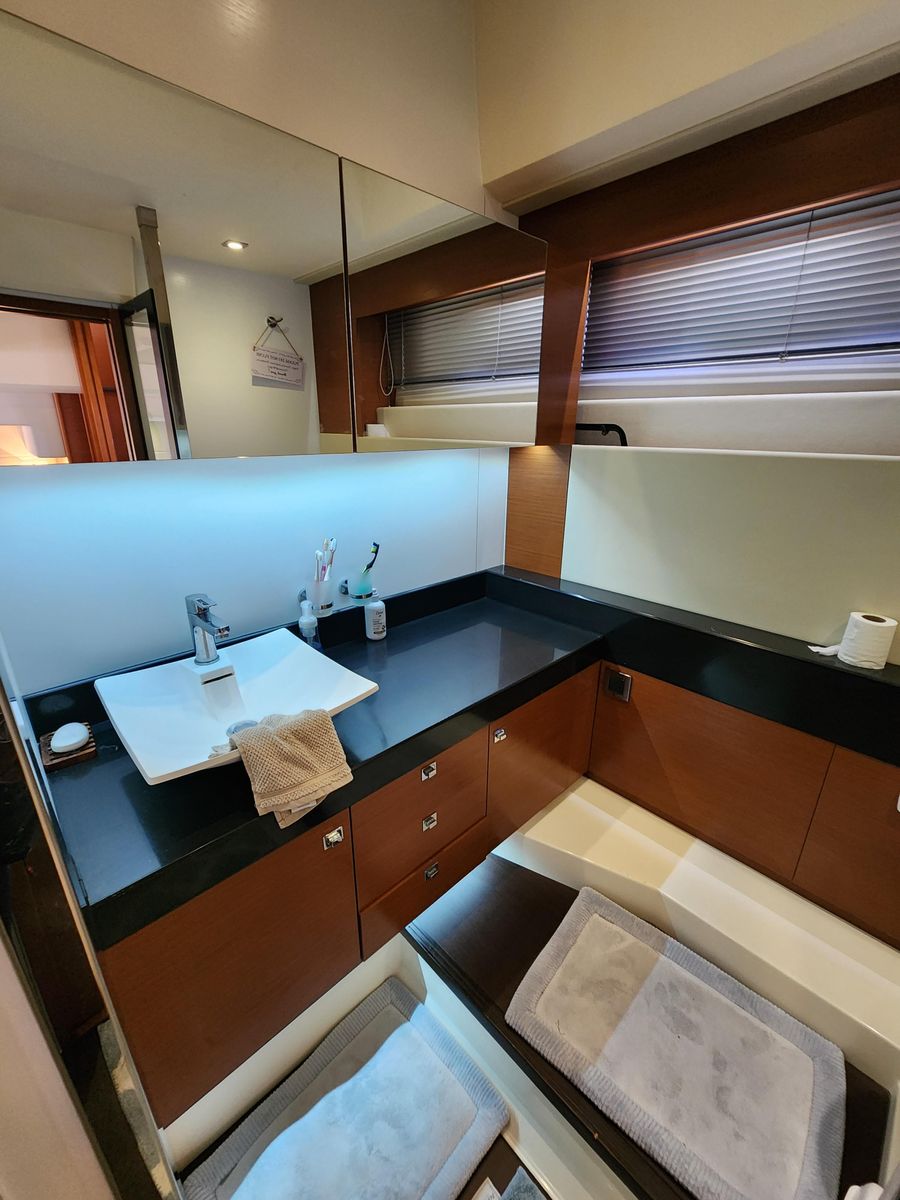 2014 Prestige 55 