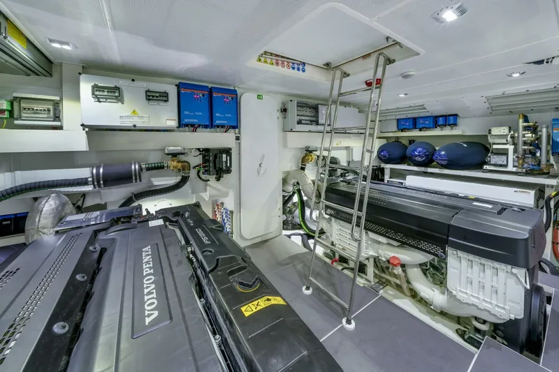  Yacht Photos Pics 2025 Absolute Navetta 70 - Image 67