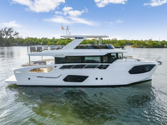  Yacht Photos Pics 2025 Absolute Navetta 70 - Image 14