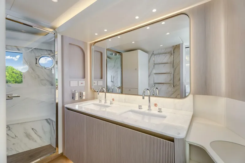  Yacht Photos Pics 2025 Absolute Navetta 70 - Image 57