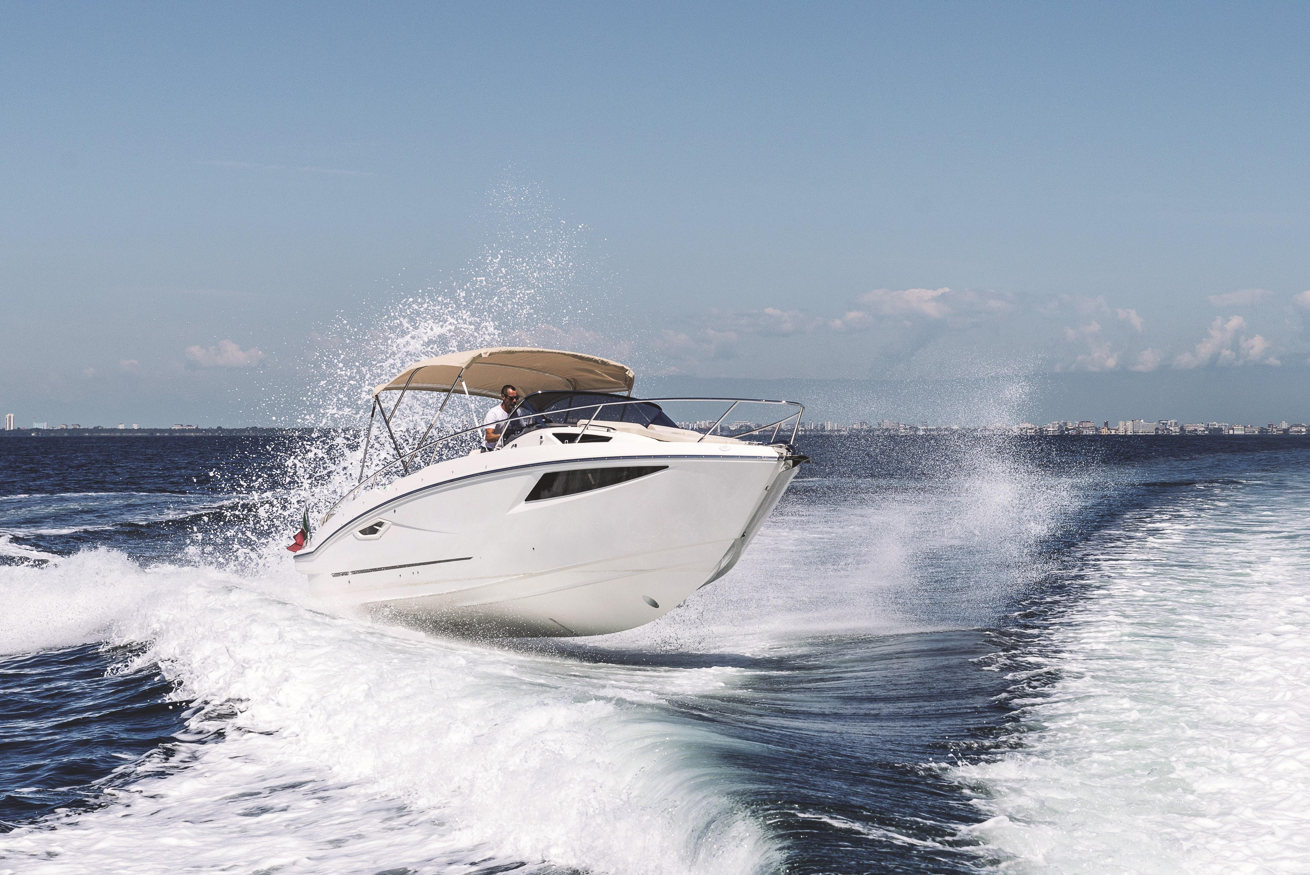 Cranchi e30. Endurance 30. Катер cranchi endurance 30. Cranchi e30 endurance (2023). Каютный катер.