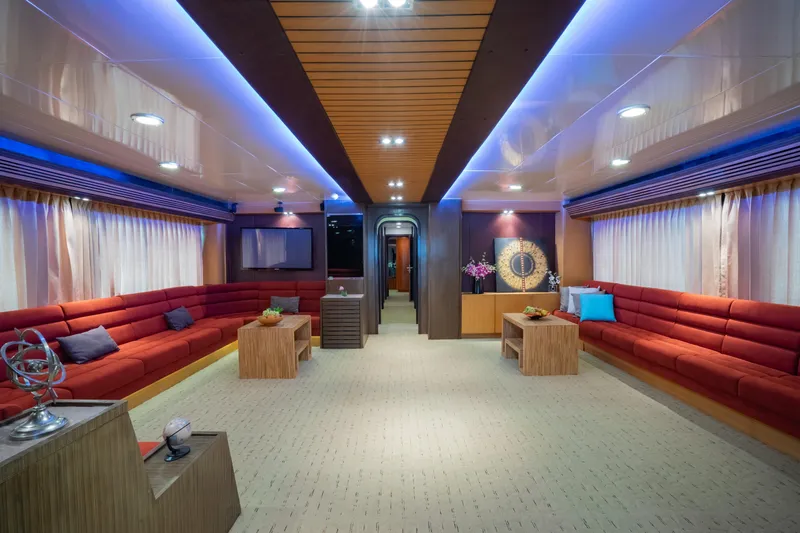 Phatsara Yacht Photos Pics 37m Power Catamaran