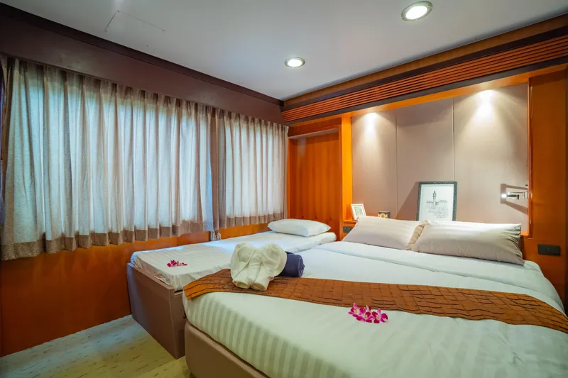 Phatsara Yacht Photos Pics 37m Power Catamaran