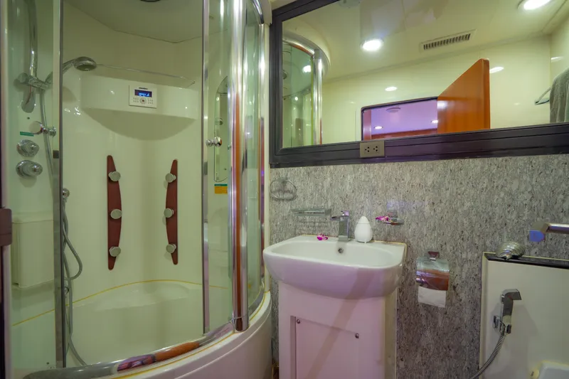 Phatsara Yacht Photos Pics 37m Power Catamaran