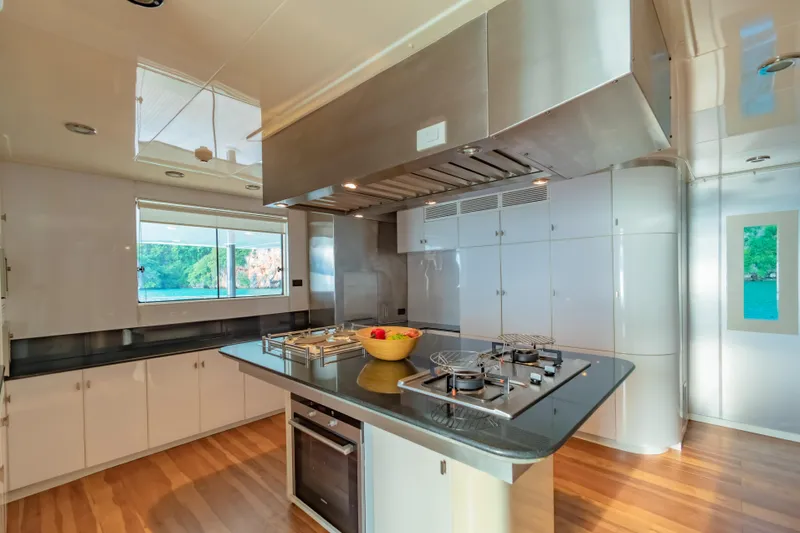 Phatsara Yacht Photos Pics 37m Power Catamaran