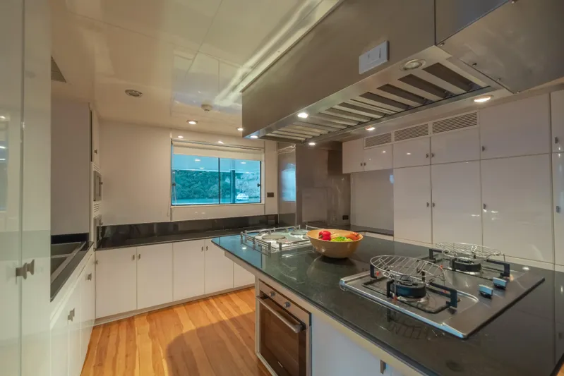 Phatsara Yacht Photos Pics 37m Power Catamaran