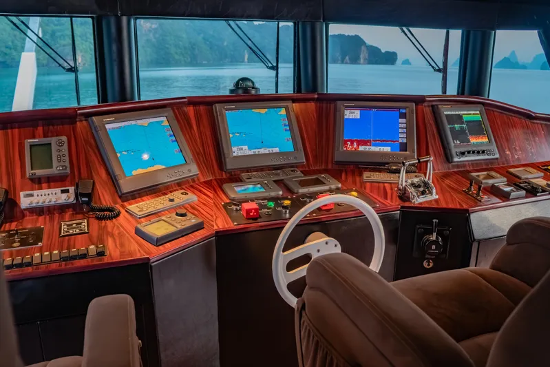 Phatsara Yacht Photos Pics 37m Power Catamaran