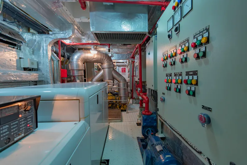 Phatsara Yacht Photos Pics 37m Power Catamaran