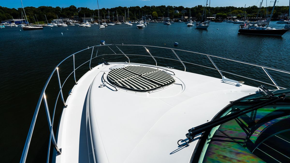 2013 Cruisers Yachts 48 