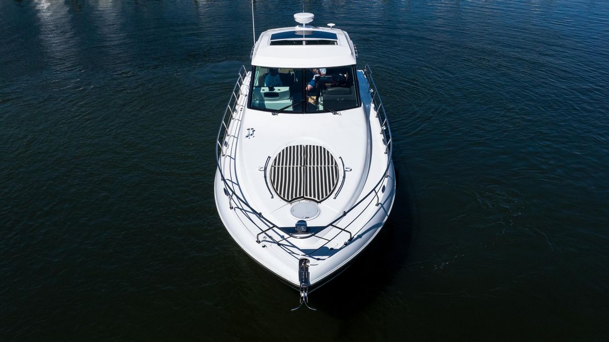 2013 Cruisers Yachts 48 
