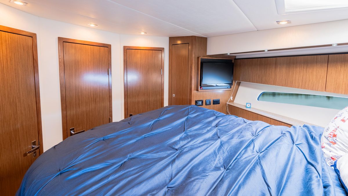 2013 Cruisers Yachts 48 