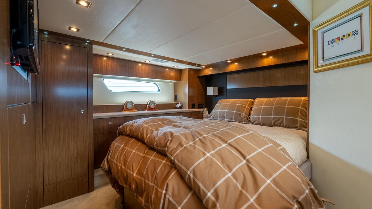2013 Cruisers Yachts 48 