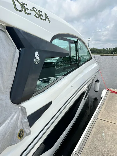 De-sea Yacht Photos Pics 2021 Beneteau GT 32 yacht docked, side view with sleek design and modern features.