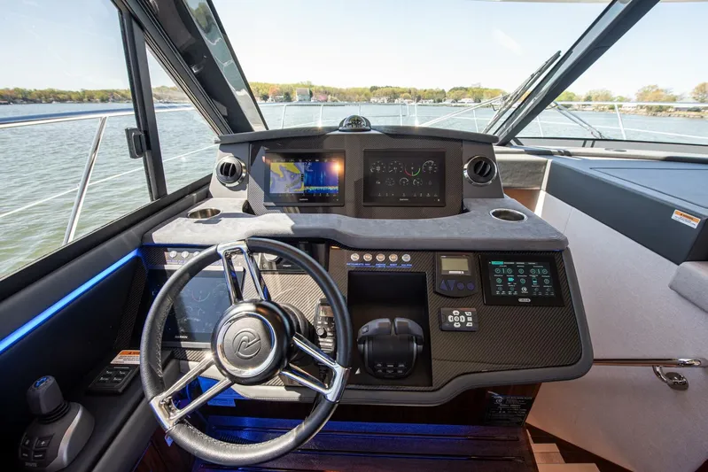 Cntrl-salt-del Yacht Photos Pics 2023 Riviera 4600 Sport Yacht - Image 42