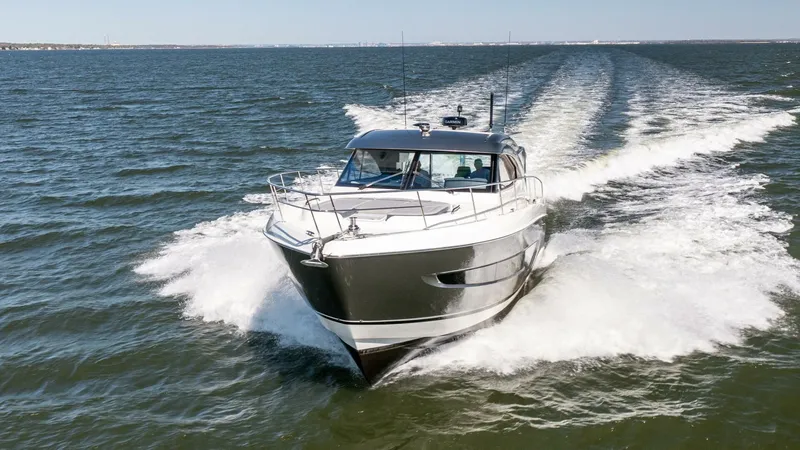 Cntrl-salt-del Yacht Photos Pics 2023 Riviera 4600 Sport Yacht - Image 9