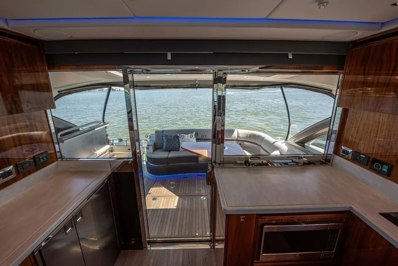 Cntrl-salt-del Yacht Photos Pics 2023 Riviera 4600 Sport Yacht - Image 31