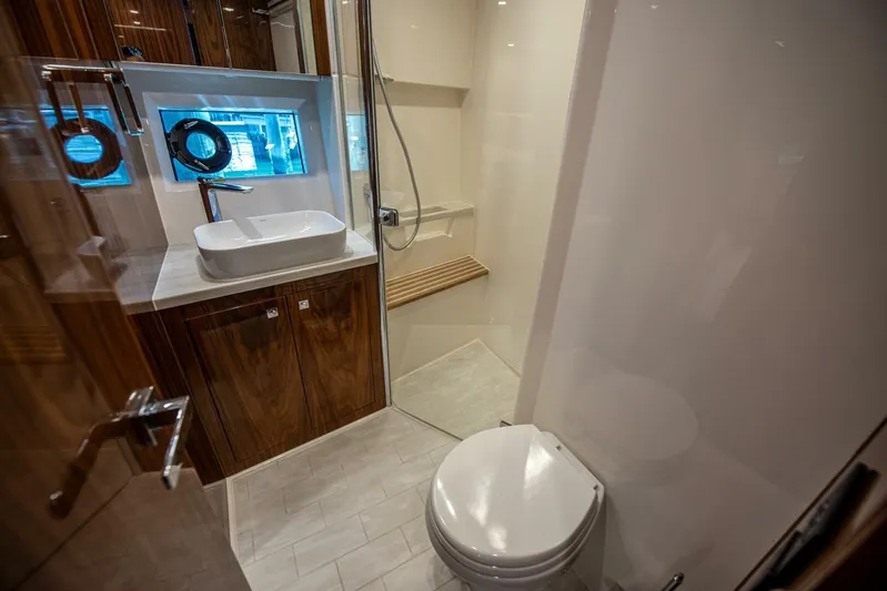 Cntrl-salt-del Yacht Photos Pics 2023 Riviera 4600 Sport Yacht - Image 52