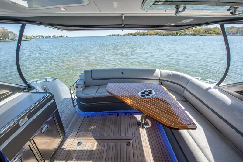 Cntrl-salt-del Yacht Photos Pics 2023 Riviera 4600 Sport Yacht - Image 26