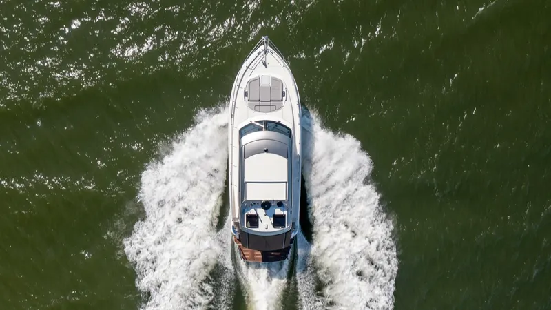 Cntrl-salt-del Yacht Photos Pics 2023 Riviera 4600 Sport Yacht - Image 11