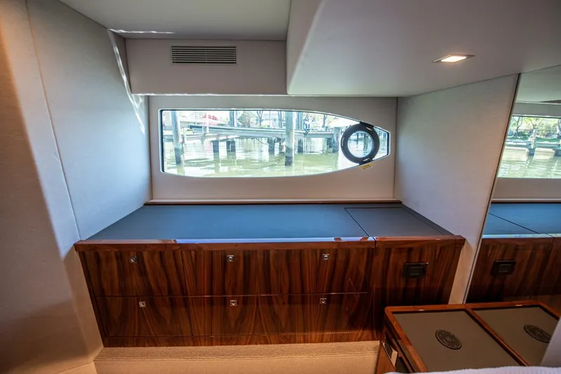 Cntrl-salt-del Yacht Photos Pics 2023 Riviera 4600 Sport Yacht - Image 62