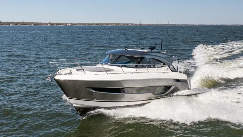 Cntrl-salt-del Yacht Photos Pics 2023 Riviera 4600 Sport Yacht - Image 8