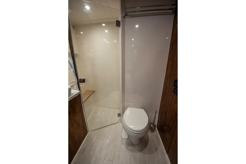 Cntrl-salt-del Yacht Photos Pics 2023 Riviera 4600 Sport Yacht - Image 51