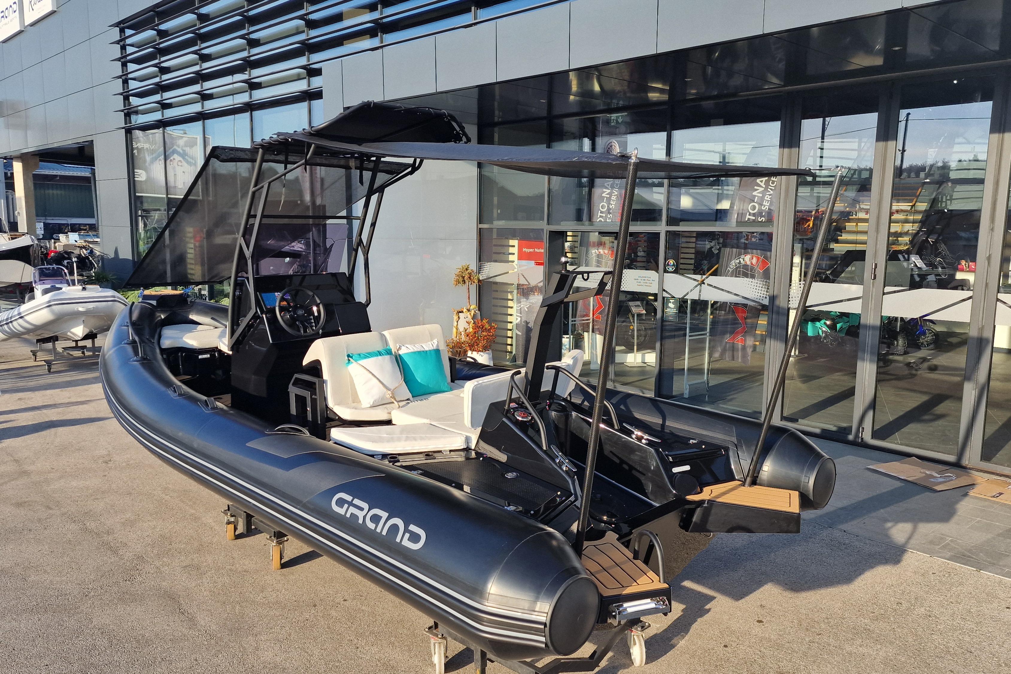 2025 Grand D600HGLF Black White